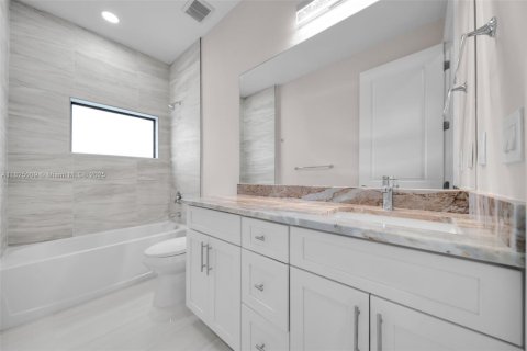 Casa en venta en Cape Coral, Florida, 4 dormitorios, 157.93 m2 № 1792581 - foto 22
