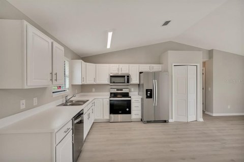 Casa en alquiler en Lehigh Acres, Florida, 4 dormitorios, 144.93 m2 № 1757840 - foto 3