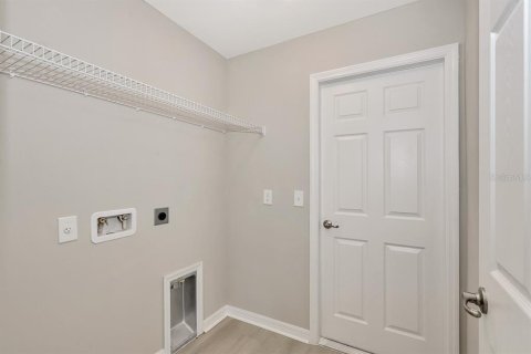 Casa en alquiler en Lehigh Acres, Florida, 4 dormitorios, 144.93 m2 № 1757840 - foto 11