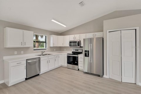 Casa en alquiler en Lehigh Acres, Florida, 4 dormitorios, 144.93 m2 № 1757840 - foto 2