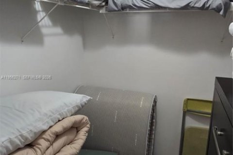 Купить кондоминиум в Халландейл-Бич, Флорида 2 спальни, 112.41м2, № 2011401 - фото 3