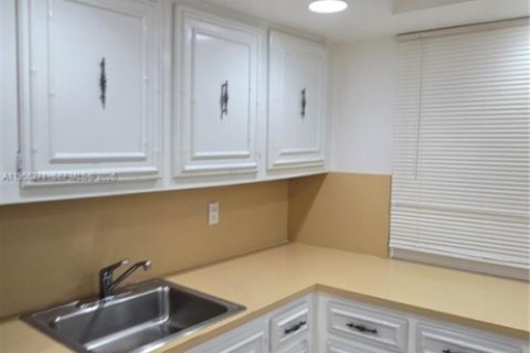 Купить кондоминиум в Халландейл-Бич, Флорида 2 спальни, 112.41м2, № 2011401 - фото 6