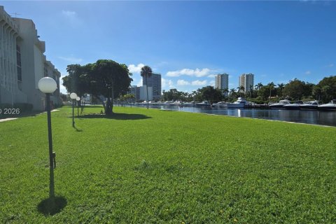 Купить кондоминиум в Халландейл-Бич, Флорида 2 спальни, 112.41м2, № 2011401 - фото 17