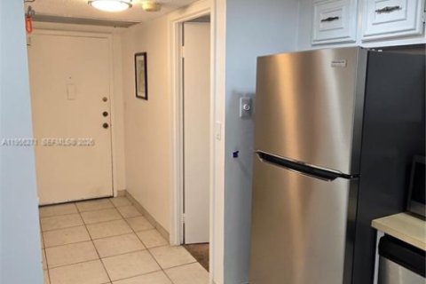 Купить кондоминиум в Халландейл-Бич, Флорида 2 спальни, 112.41м2, № 2011401 - фото 7