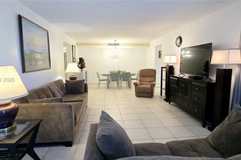 Купить кондоминиум в Халландейл-Бич, Флорида 2 спальни, 112.41м2, № 2011401 - фото 13