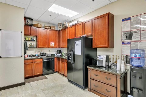 Propiedad comercial en venta en Orlando, Florida, 241.64 m2 № 1326967 - foto 17