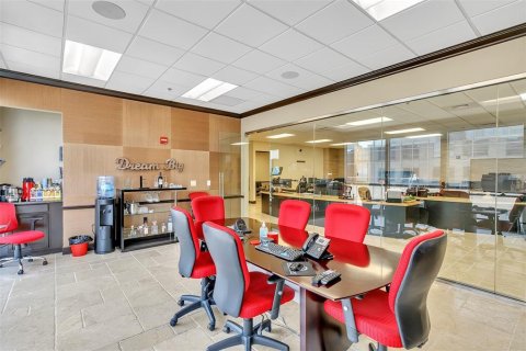 Propiedad comercial en venta en Orlando, Florida, 241.64 m2 № 1326967 - foto 3
