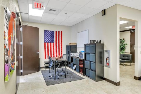 Propiedad comercial en venta en Orlando, Florida, 241.64 m2 № 1326967 - foto 10