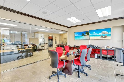 Propiedad comercial en venta en Orlando, Florida, 241.64 m2 № 1326967 - foto 16