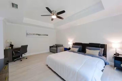 House in West Palm Beach, Florida 4 bedrooms, 225.1 sq.m. № 2246232 - photo 15