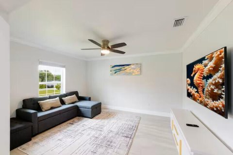 House in West Palm Beach, Florida 4 bedrooms, 225.1 sq.m. № 2246232 - photo 7