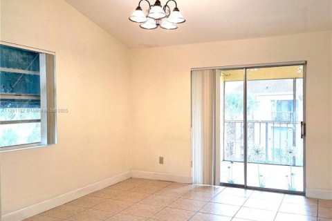 Condo in Miami, Florida, 1 bedroom  № 1946592 - photo 5