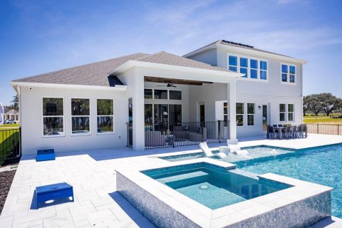 House in Orlando, Florida 5 bedrooms, 420.85 sq.m. № 2290507 - photo 20