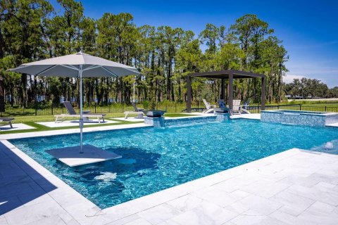 House in Orlando, Florida 5 bedrooms, 420.85 sq.m. № 2290507 - photo 27