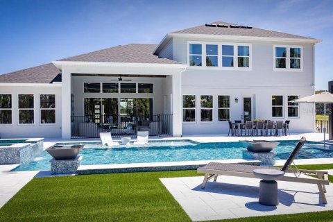 House in Orlando, Florida 5 bedrooms, 420.85 sq.m. № 2290507 - photo 19
