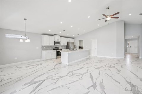 House in Lakeland, Florida 3 bedrooms, 186.18 sq.m. № 1907548 - photo 5
