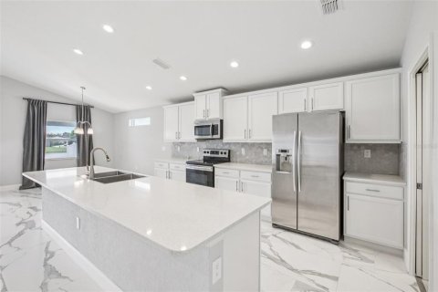 House in Lakeland, Florida 3 bedrooms, 186.18 sq.m. № 1907548 - photo 7