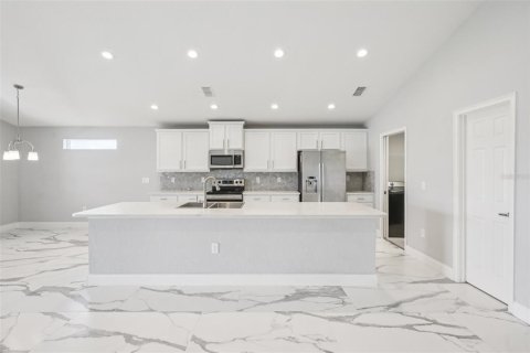 House in Lakeland, Florida 3 bedrooms, 186.18 sq.m. № 1907548 - photo 6