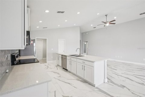 House in Lakeland, Florida 3 bedrooms, 186.18 sq.m. № 1907548 - photo 10