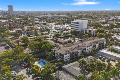 Купить кондоминиум в Халландейл-Бич, Флорида 2 спальни, 90.95м2, № 1957903 - фото 5