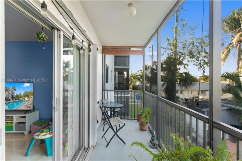 Купить кондоминиум в Халландейл-Бич, Флорида 2 спальни, 90.95м2, № 1957903 - фото 28