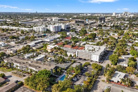 Купить кондоминиум в Халландейл-Бич, Флорида 2 спальни, 90.95м2, № 1957903 - фото 8