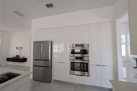 Casa en venta en Orlando, Florida, 4 dormitorios, 250.28 m2 № 1918853 - foto 5