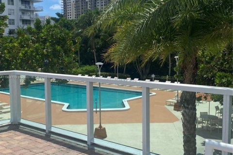 Copropriété à louer à Aventura, Floride: 2 chambres, 136.19 m2 № 1955346 - photo 12