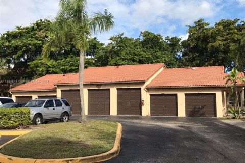 Condo in Pompano Beach, Florida, 1 bedroom  № 1765051 - photo 19