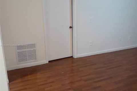 Condo in Pompano Beach, Florida, 1 bedroom  № 1765051 - photo 10