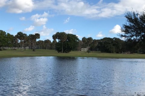 Condo in Pompano Beach, Florida, 1 bedroom  № 1765051 - photo 27