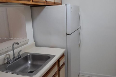 Condo in Pompano Beach, Florida, 1 bedroom  № 1765051 - photo 6