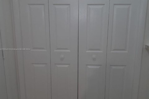 Condo in Pompano Beach, Florida, 1 bedroom  № 1765051 - photo 2