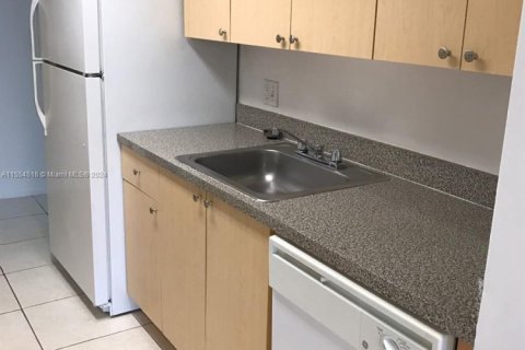Condo in Pompano Beach, Florida, 1 bedroom  № 1765051 - photo 29