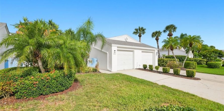 Townhouse in Bradenton, Florida 2 bedrooms, 99.31 sq.m. № 2349497