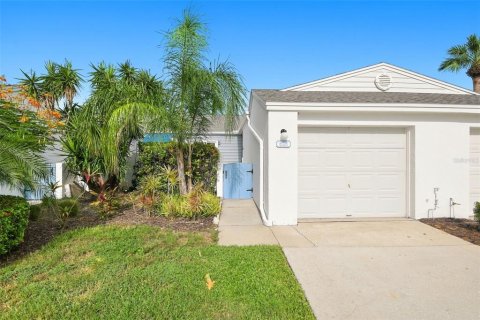 Townhouse in Bradenton, Florida 2 bedrooms, 99.31 sq.m. № 2349497 - photo 2