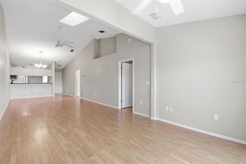 Townhouse in Bradenton, Florida 2 bedrooms, 99.31 sq.m. № 2349497 - photo 8