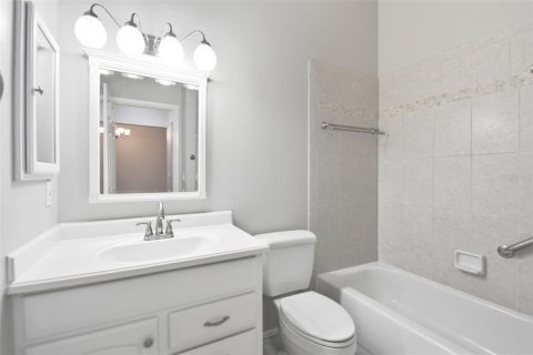Townhouse in Bradenton, Florida 2 bedrooms, 99.31 sq.m. № 2349497 - photo 28