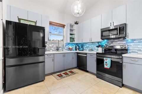 Casa en venta en Homestead, Florida, 3 dormitorios, 130.34 m2 № 1987818 - foto 17