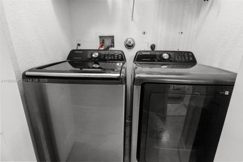 Casa en venta en Homestead, Florida, 3 dormitorios, 130.34 m2 № 1987818 - foto 25