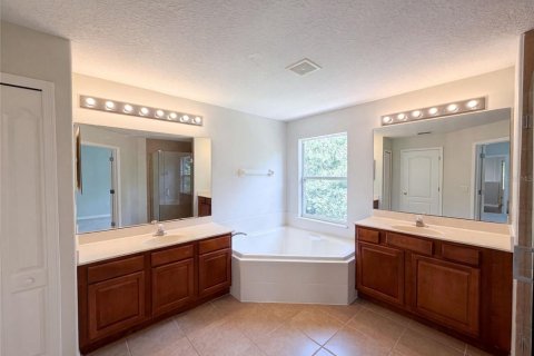 House in Winter Garden, Florida 5 bedrooms, 314.2 sq.m. № 2227369 - photo 10