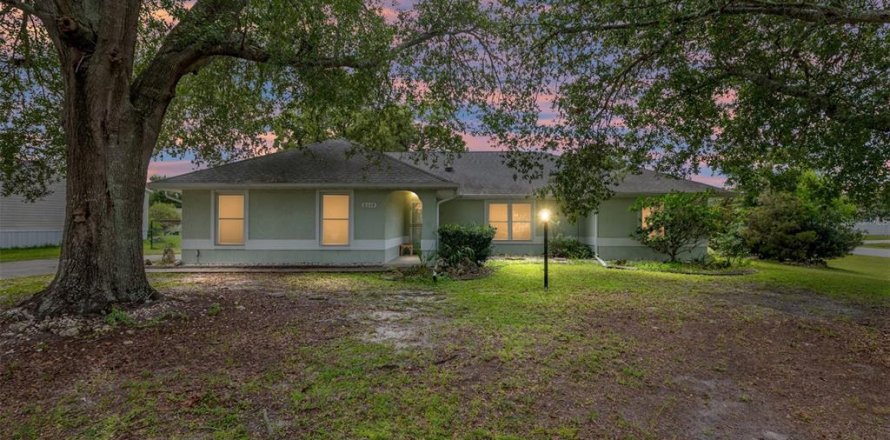 House in Ocala, Florida 3 bedrooms, 163.6 sq.m. № 1907038