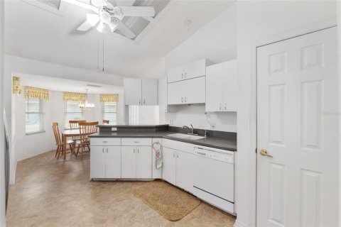House in Ocala, Florida 3 bedrooms, 163.6 sq.m. № 1907038 - photo 12
