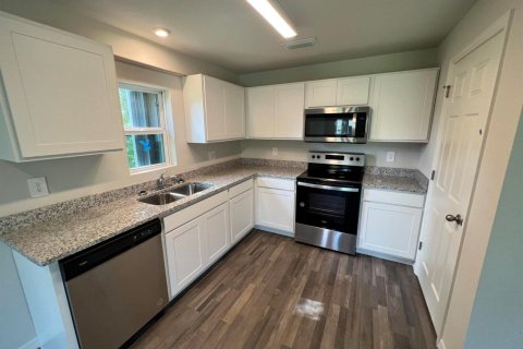 Villa ou maison à louer à St. Lucie, Floride: 3 chambres, 128.58 m2 № 2087829 - photo 2