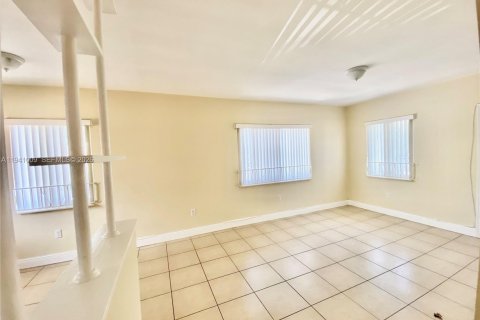 Apartment in Miami, Florida 1 bedroom, 243.31 sq.m. № 1998792 - photo 19