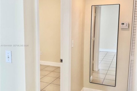 Apartment in Miami, Florida 1 bedroom, 243.31 sq.m. № 1998792 - photo 12