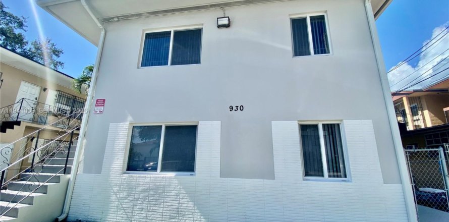 Apartment in Miami, Florida 1 bedroom, 243.31 sq.m. № 1998792