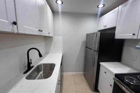 Condo in West Palm Beach, Florida, 1 bedroom  № 2086505 - photo 8