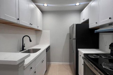 Condo in West Palm Beach, Florida, 1 bedroom  № 2086505 - photo 7