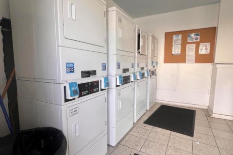 Condo in West Palm Beach, Florida, 1 bedroom  № 2086505 - photo 26